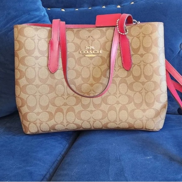 Coach purse - Picture 3 of 11